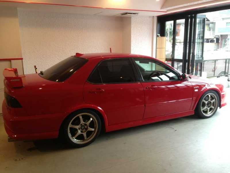 タイヤ交換なら大阪のよつばタイヤ！兵庫・京都からもアクセス良好！持ち込みタイヤ交換店なら大阪のよつばタイヤ！