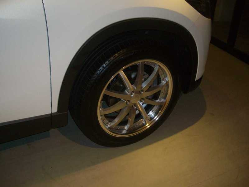 タイヤ交換なら大阪のよつばタイヤ！兵庫・京都からもアクセス良好！持ち込みタイヤ交換店なら大阪のよつばタイヤ！