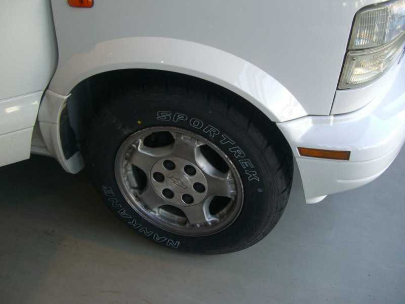 タイヤ交換なら大阪のよつばタイヤ！兵庫・京都からもアクセス良好！持ち込みタイヤ交換店なら大阪のよつばタイヤ！