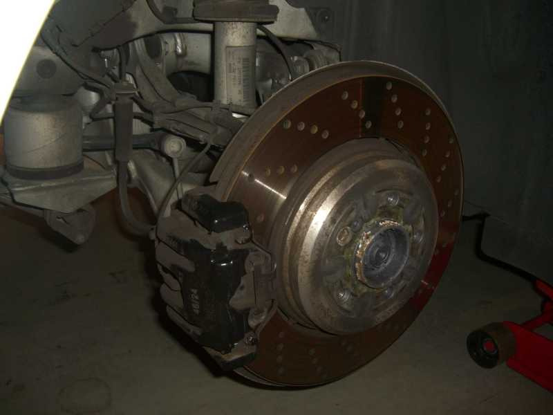 タイヤ交換なら大阪のよつばタイヤ！兵庫・京都からもアクセス良好！持ち込みタイヤ交換店なら大阪のよつばタイヤ！