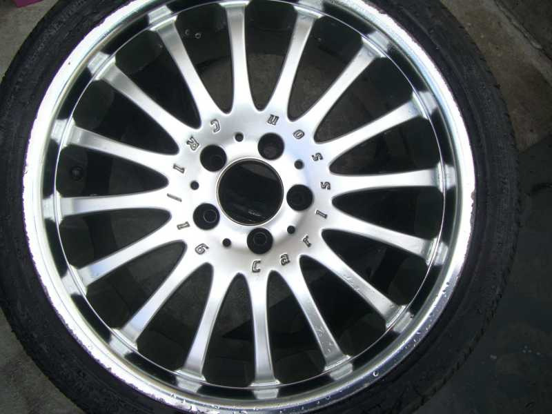 タイヤ交換なら大阪のよつばタイヤ！兵庫・京都からもアクセス良好！持ち込みタイヤ交換店なら大阪のよつばタイヤ！