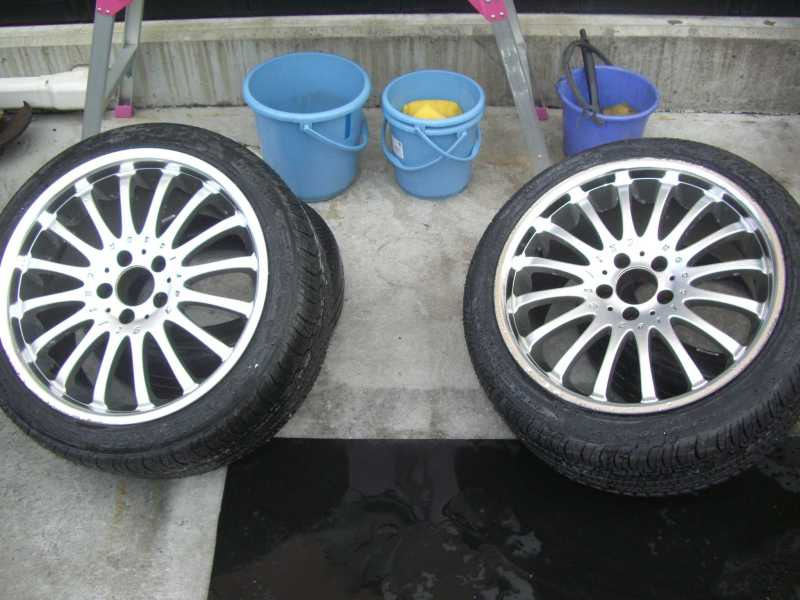 タイヤ交換なら大阪のよつばタイヤ！兵庫・京都からもアクセス良好！持ち込みタイヤ交換店なら大阪のよつばタイヤ！